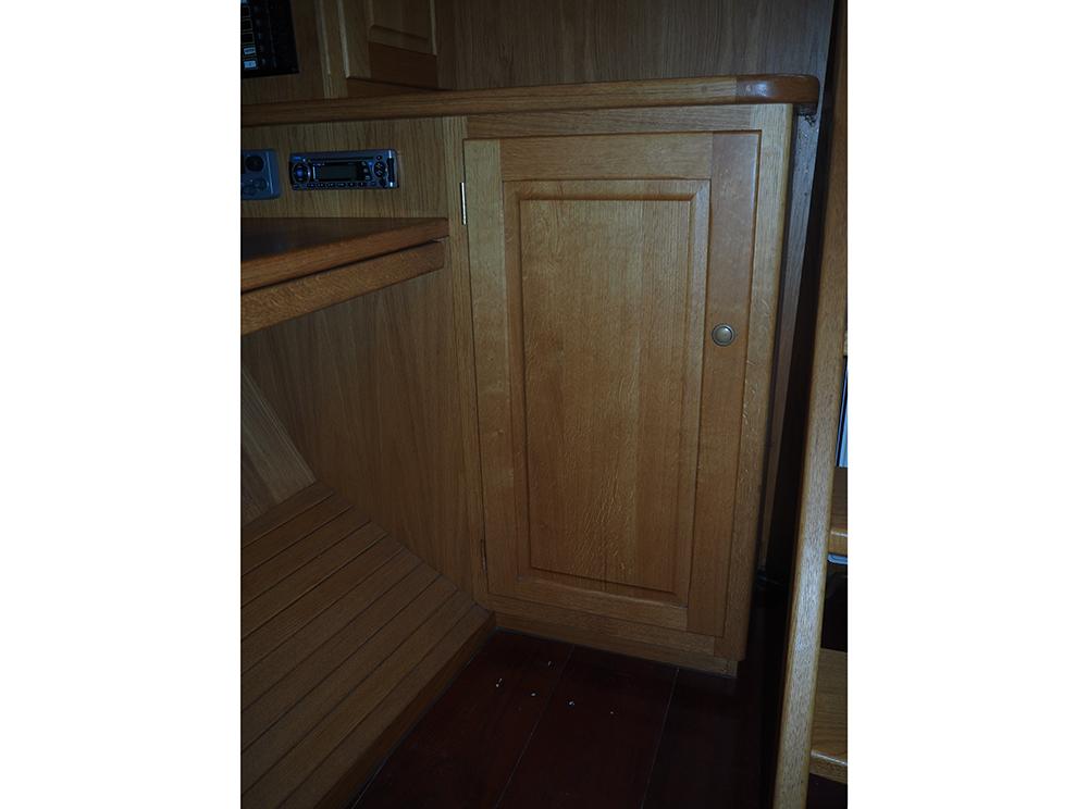 Saloon, Accommodation